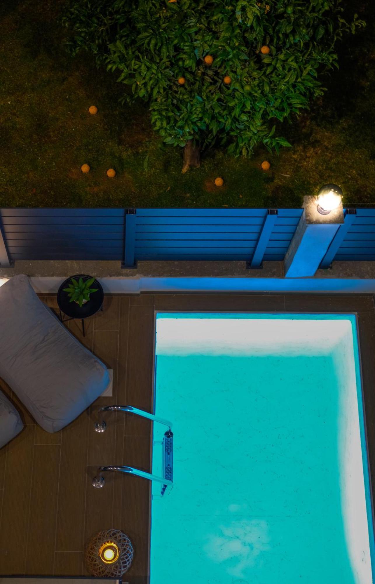 Aelia Seaside Luxury Suites ني كارفالي الغرفة الصورة